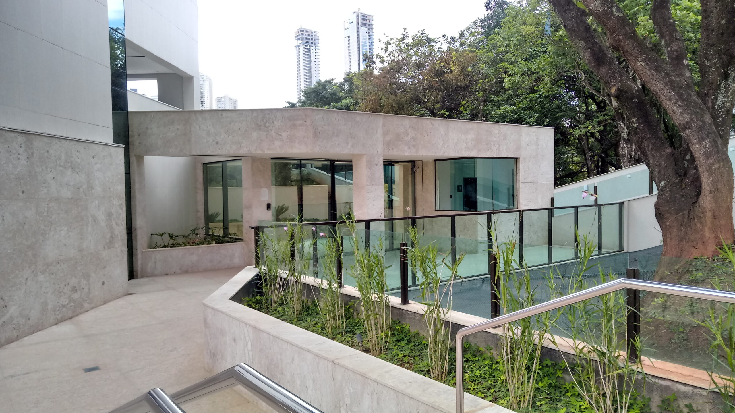 imobiliaria especialista no vale do sereno Roscoe