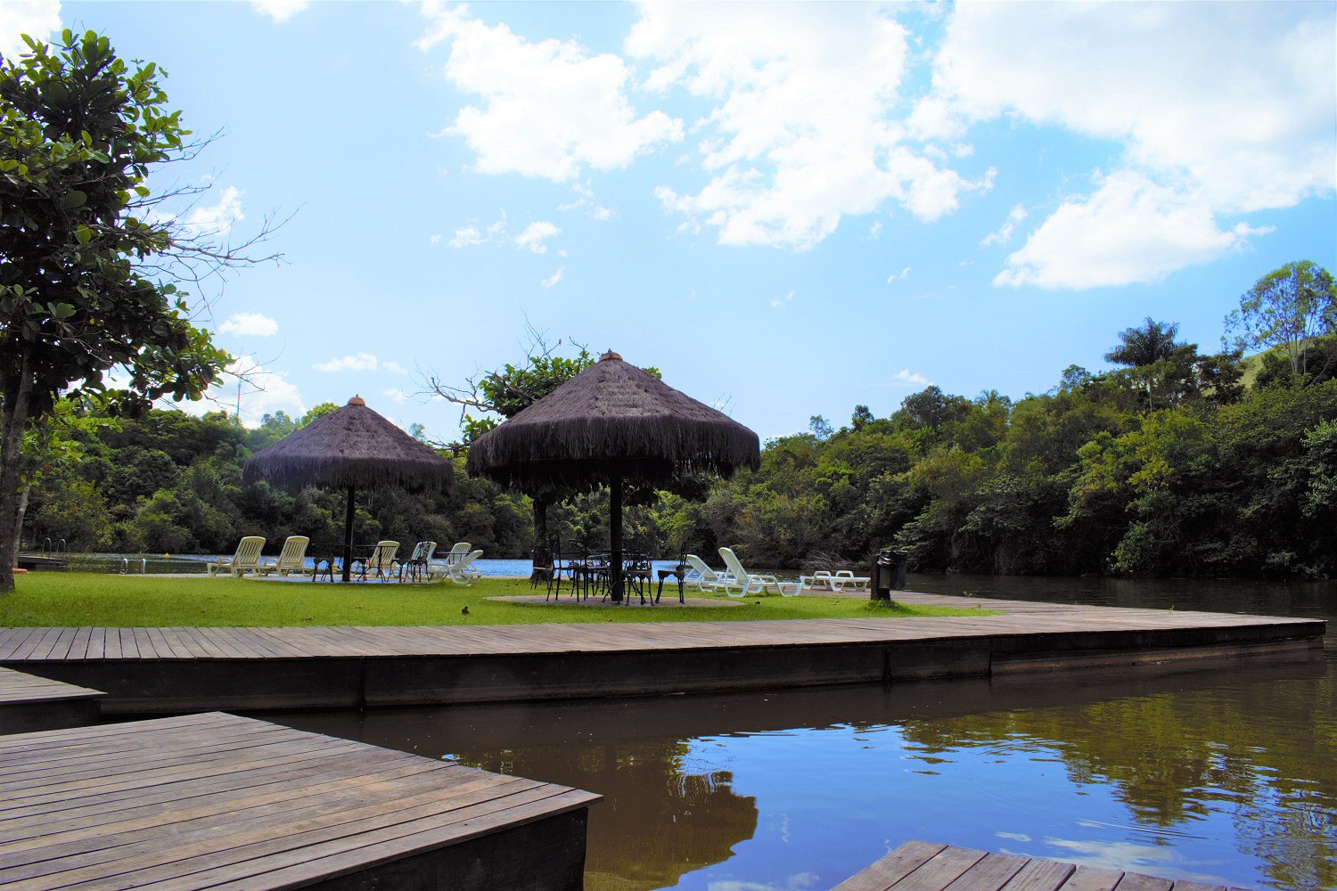 condominio com esportes nauticos