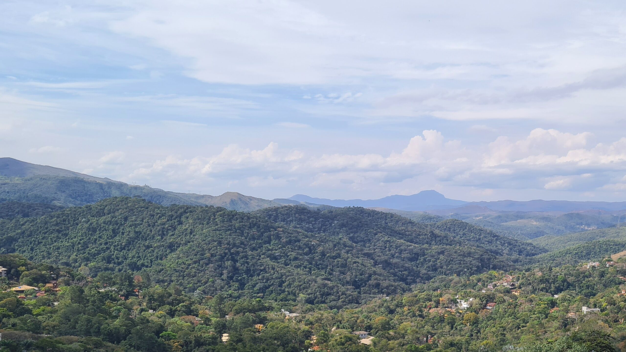 casa a venda com vista para a mata