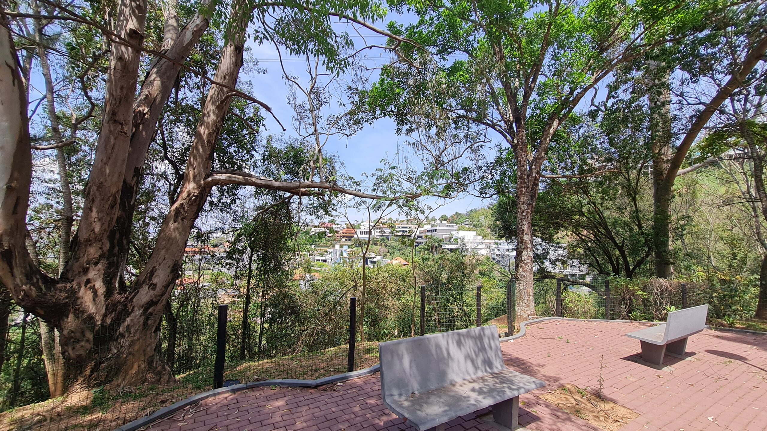 Roscoe Casas | Imobiliária especialista em condominios de Nova Lima