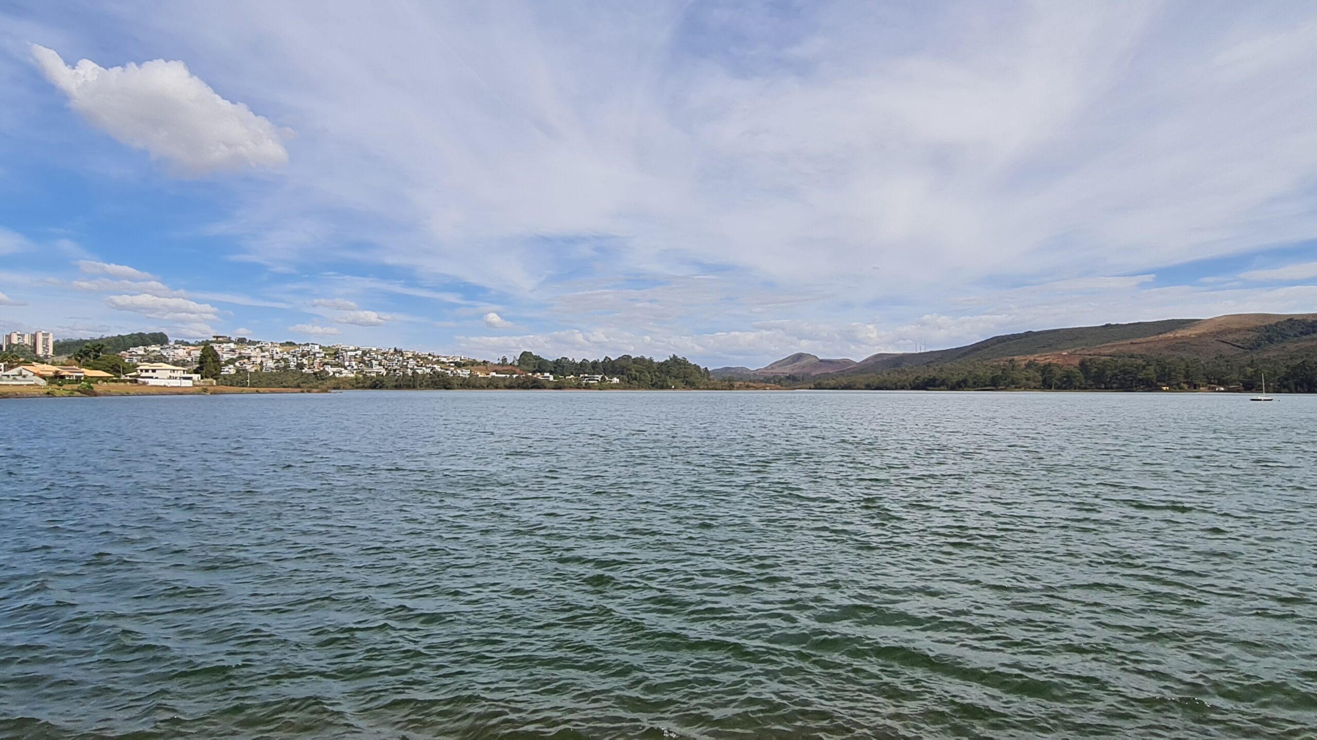 casas a venda no alphaville lagoa dos ingleses