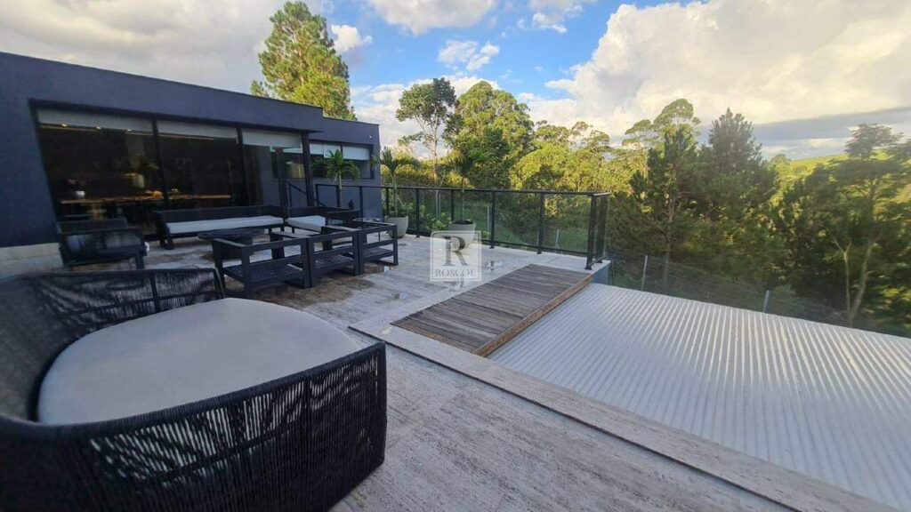 Casa com piscina à venda no Alphaville Lagoa dos Ingleses com 5 suítes