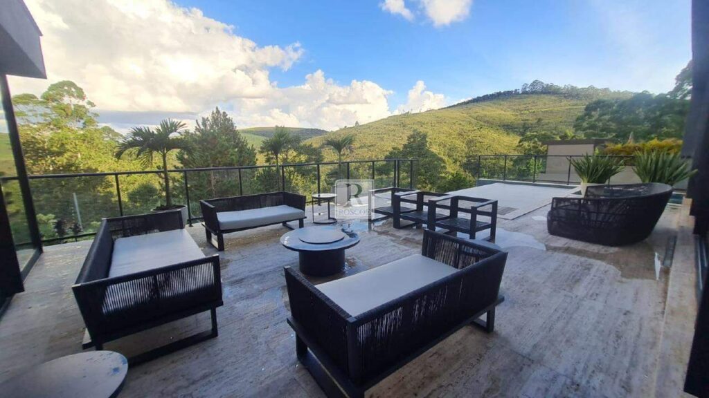Casa com piscina à venda no Alphaville Lagoa dos Ingleses com 5 suítes