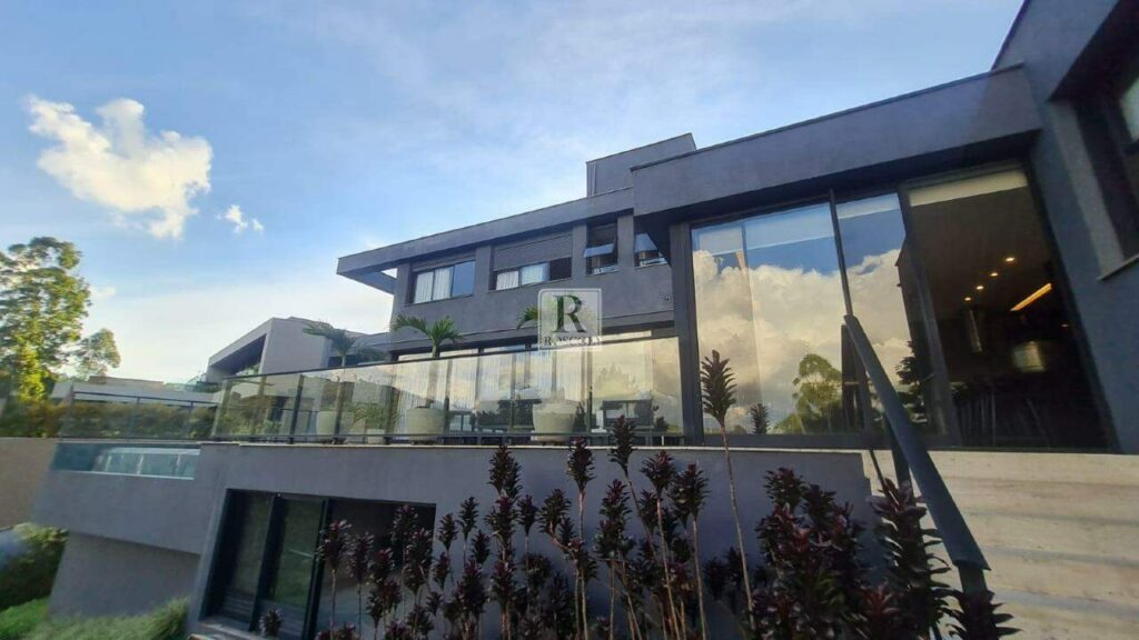 Casa com piscina à venda no Alphaville Lagoa dos Ingleses com 5 suítes