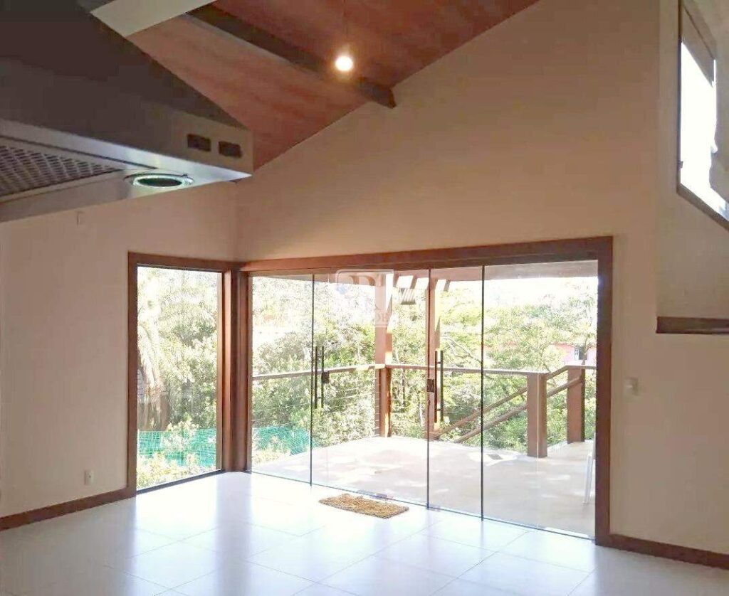 Casa à venda no Veredas das Geraes com 3 suítes