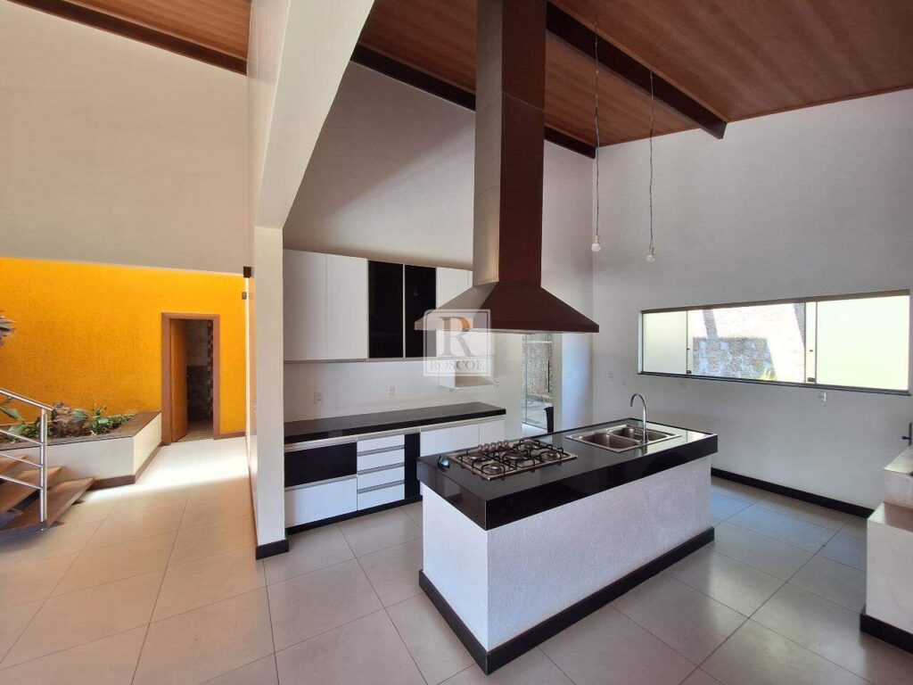Casa à venda no Veredas das Geraes com 3 suítes