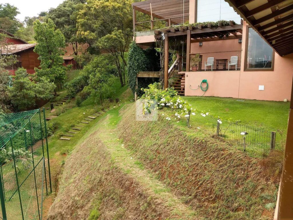 Casa à venda no Veredas das Geraes com 3 suítes