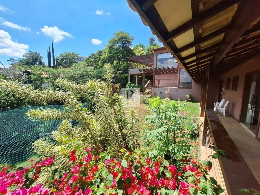 Casa à venda no Veredas das Geraes com 3 suítes