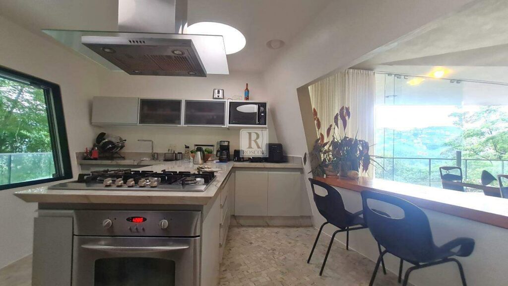 Casa à venda no Vila Del Rey com 4 quartos