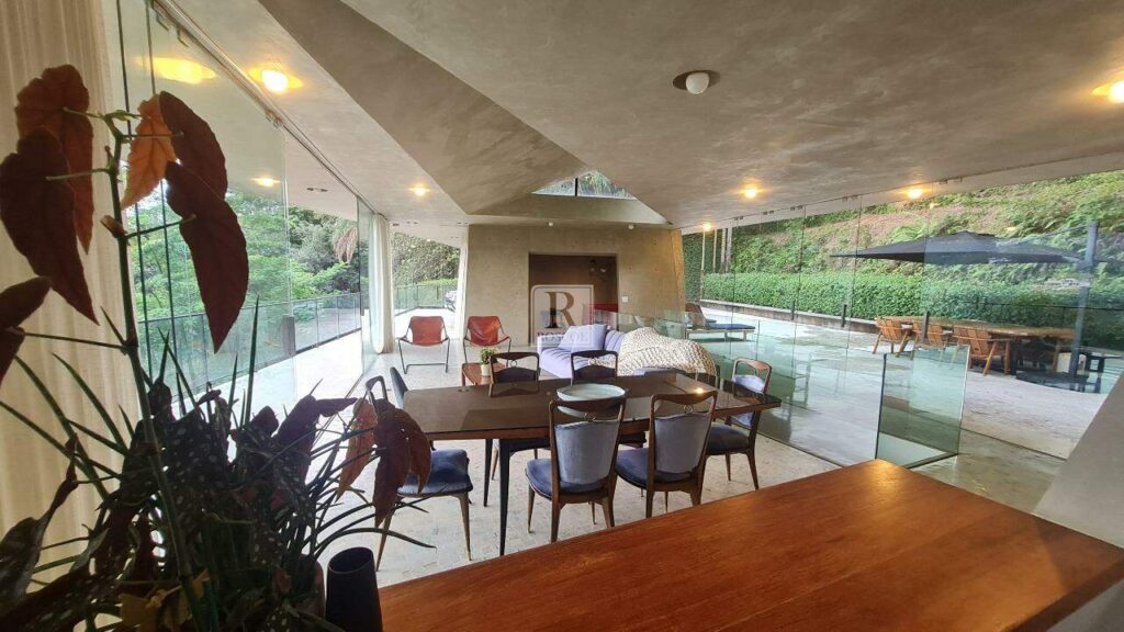 Casa à venda no Vila Del Rey com 4 quartos