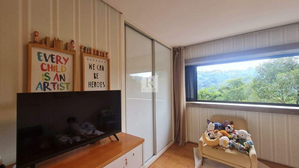 Casa à venda no Vila Del Rey com 4 quartos