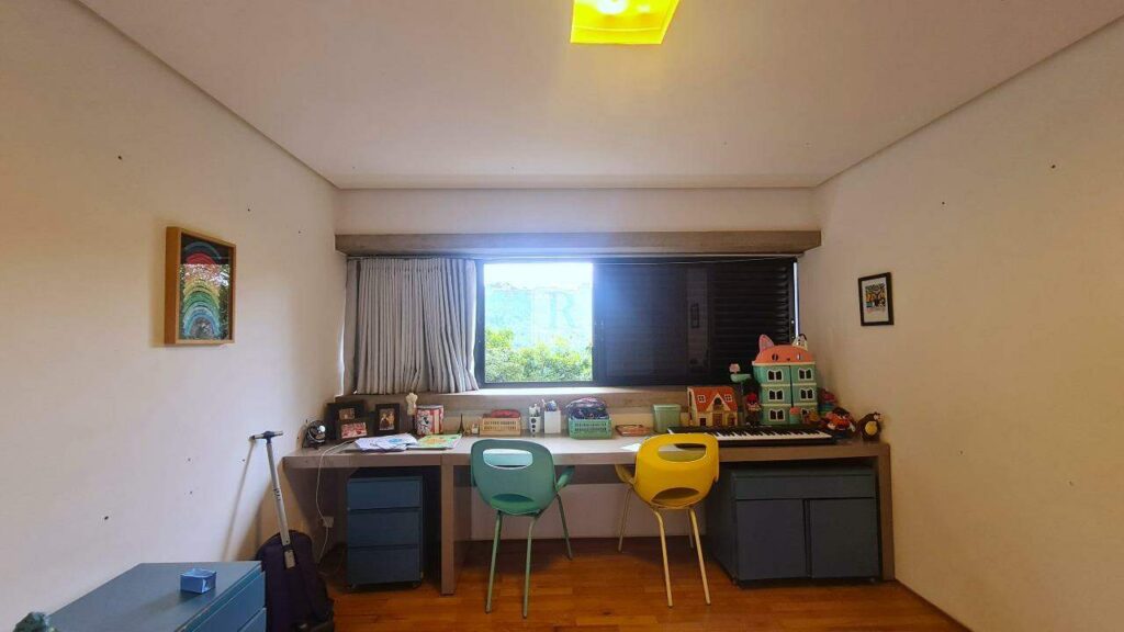 Casa à venda no Vila Del Rey com 4 quartos