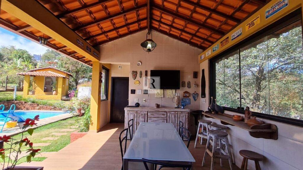 Casa Linear no Condomínio Pasárgada com 4 quartos e piscina