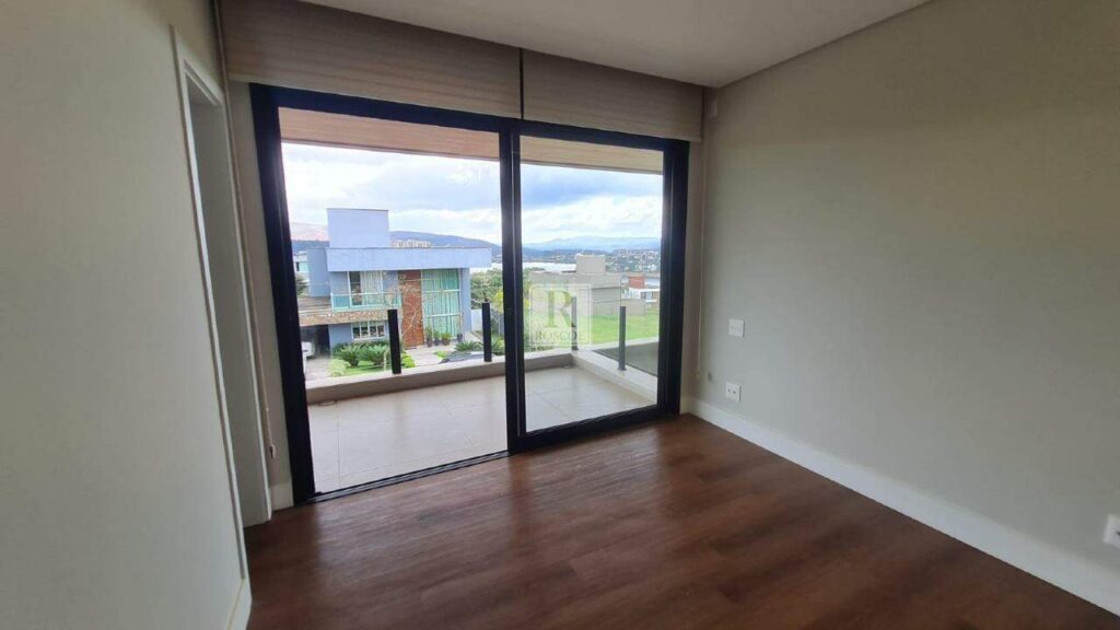 Casa no Península dos Passáros com 4 suítes à venda