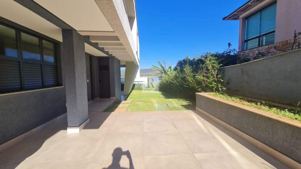 Casa no Alphaville com vista para a Lagoa dos Ingleses no Inconfidentes