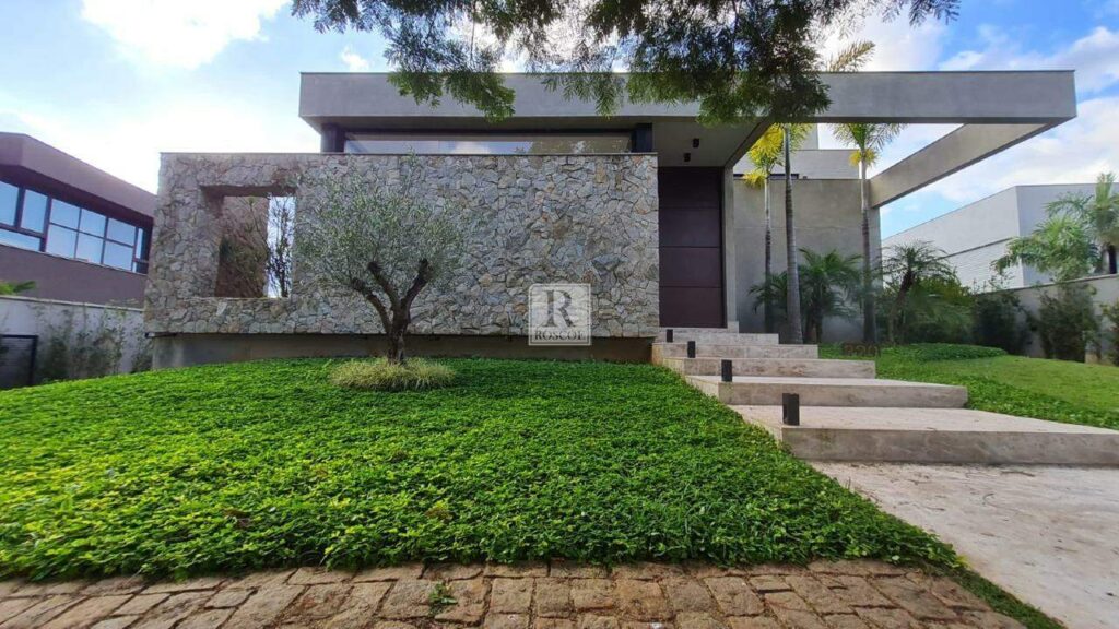 Casa com vista para a Lagoa dos Ingleses 5 suítes