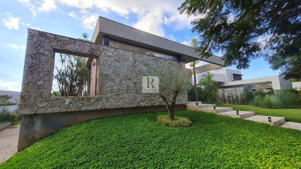 Casa com vista para a Lagoa dos Ingleses 5 suítes
