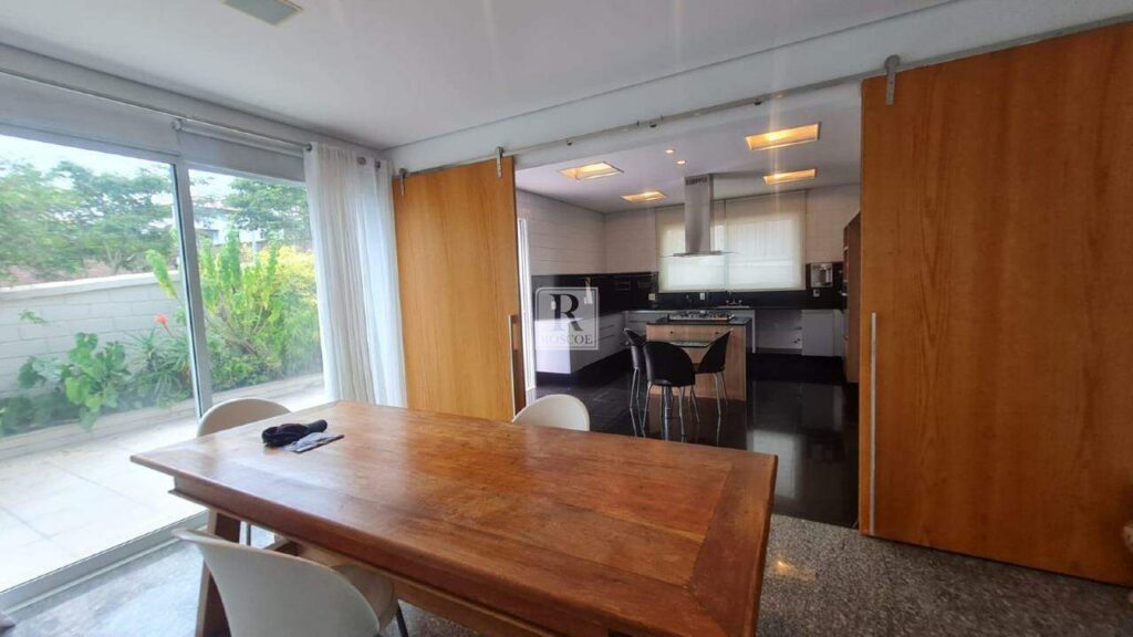 Casa no Residencial Inconfidentes Alphaville com vista para a Lagoa dos Ingleses
