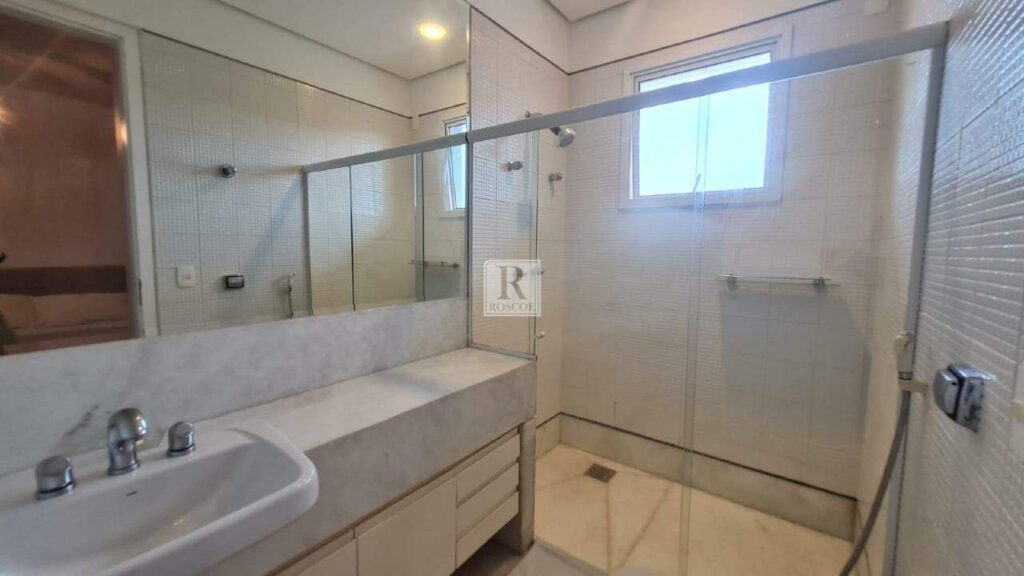 Casa no Residencial Inconfidentes Alphaville com vista para a Lagoa dos Ingleses