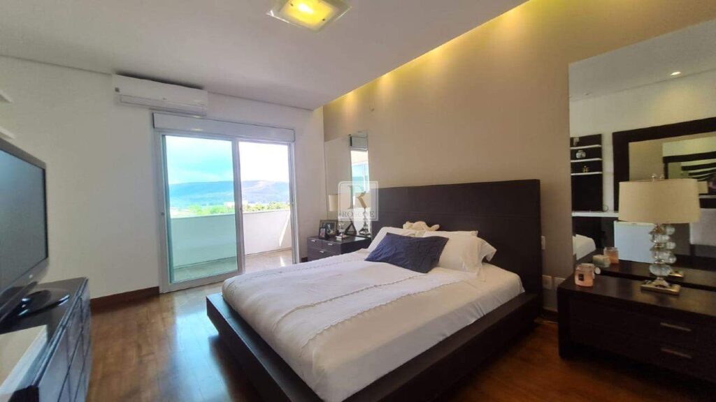 Casa no Residencial Inconfidentes Alphaville com vista para a Lagoa dos Ingleses