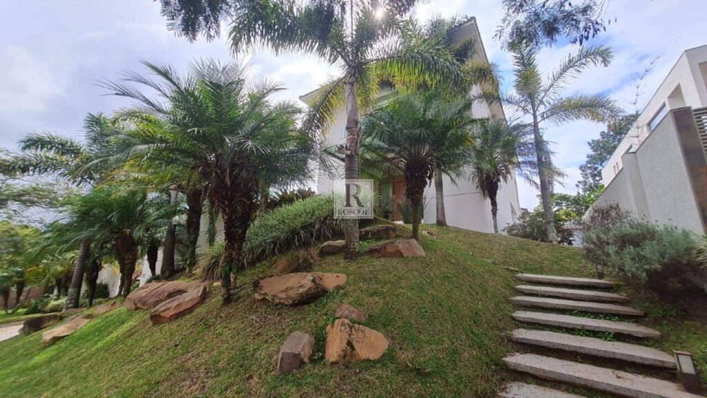 Casa no Residencial Inconfidentes Alphaville com vista para a Lagoa dos Ingleses