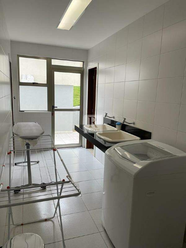 Casa no Condomínio Pasárgada com 4 quatros