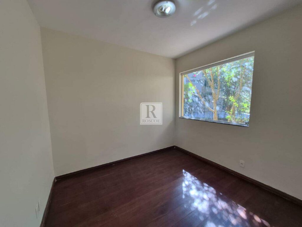 Casa no Retiro das Pedras com 3 quartos e uma suíte independente