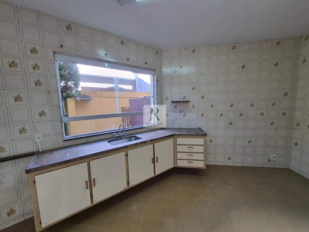 Casa no Retiro das Pedras com 3 quartos e uma suíte independente
