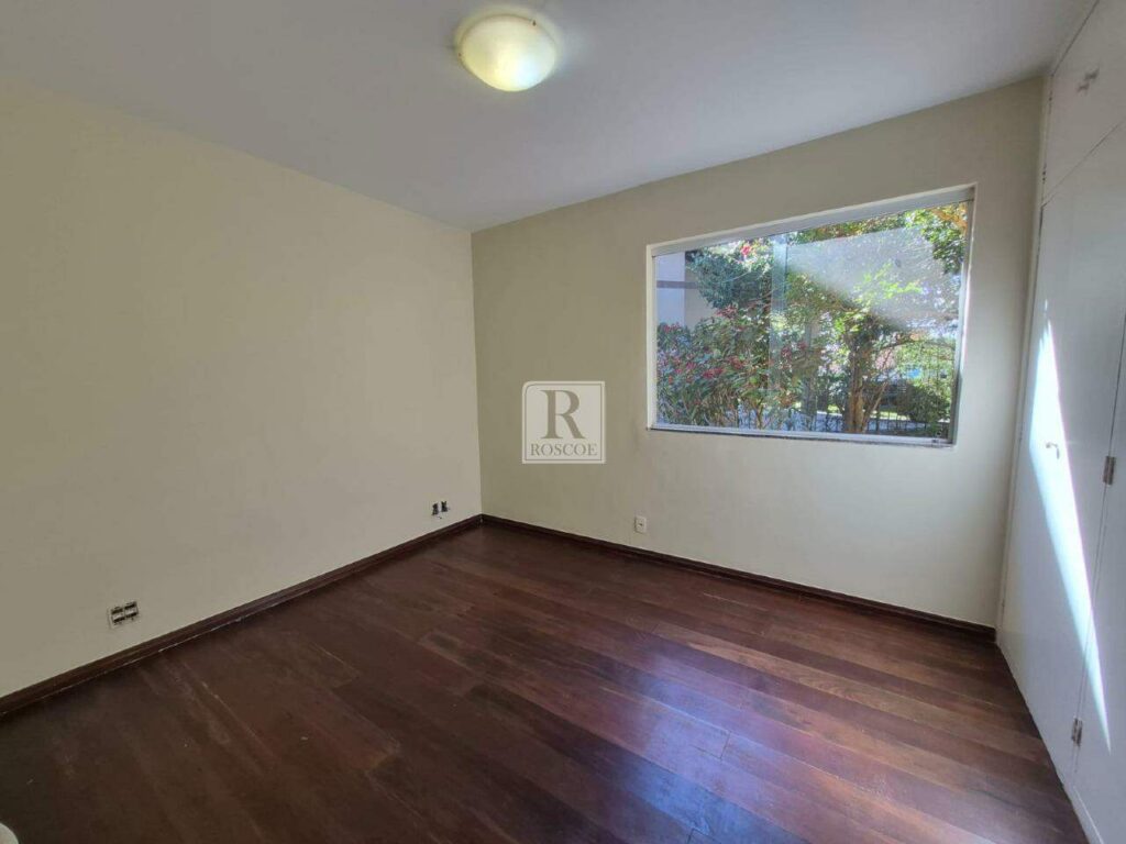 Casa no Retiro das Pedras com 3 quartos e uma suíte independente