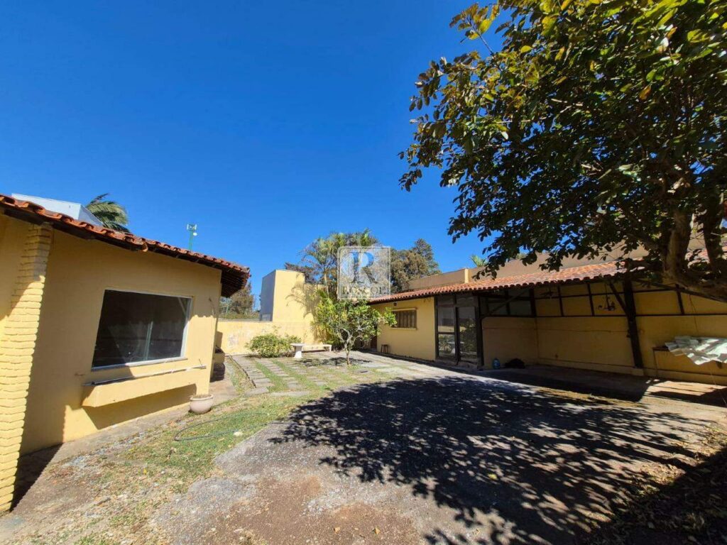 Casa no Retiro das Pedras com 3 quartos e uma suíte independente