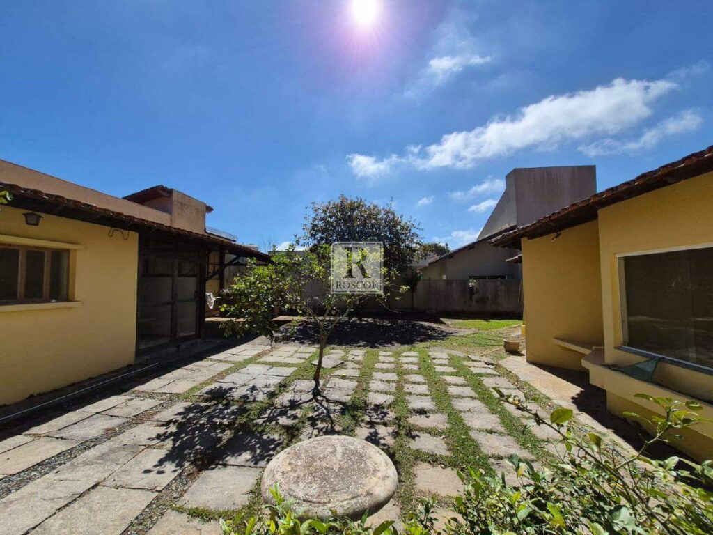 Casa no Retiro das Pedras com 3 quartos e uma suíte independente