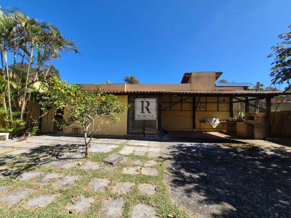 Casa no Retiro das Pedras com 3 quartos e uma suíte independente
