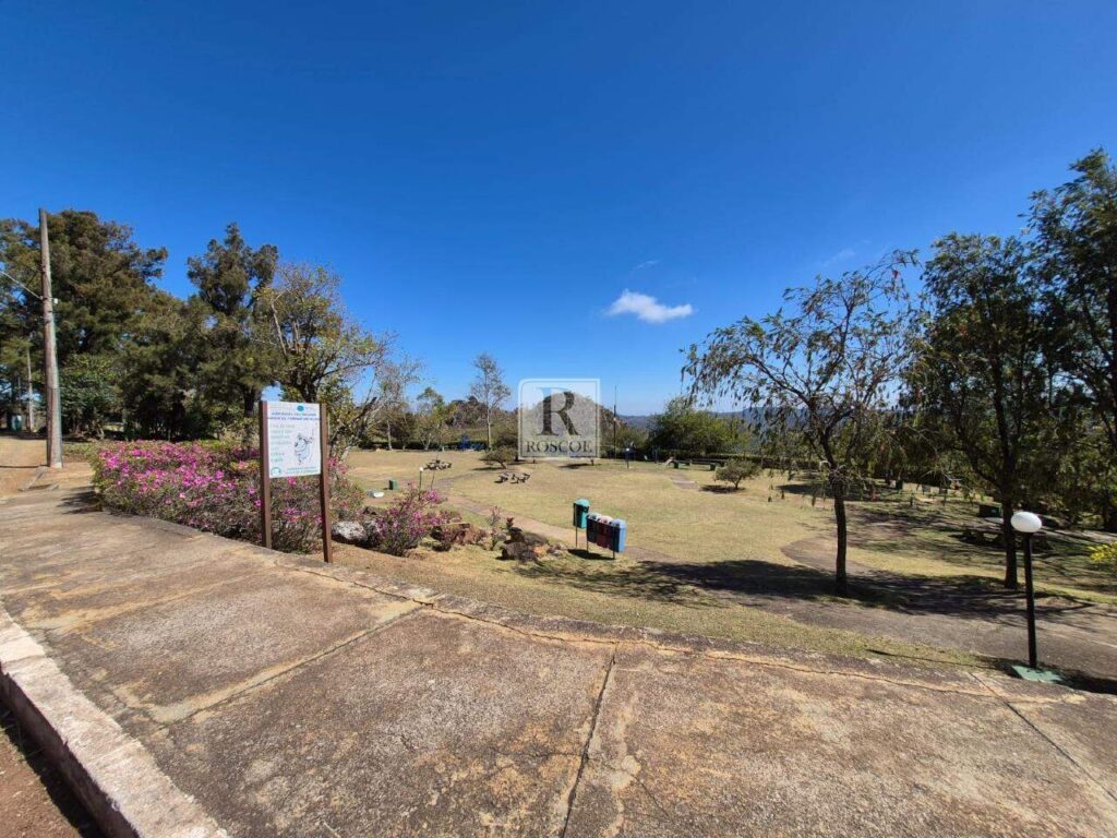 Casa no Retiro das Pedras com 3 quartos e uma suíte independente
