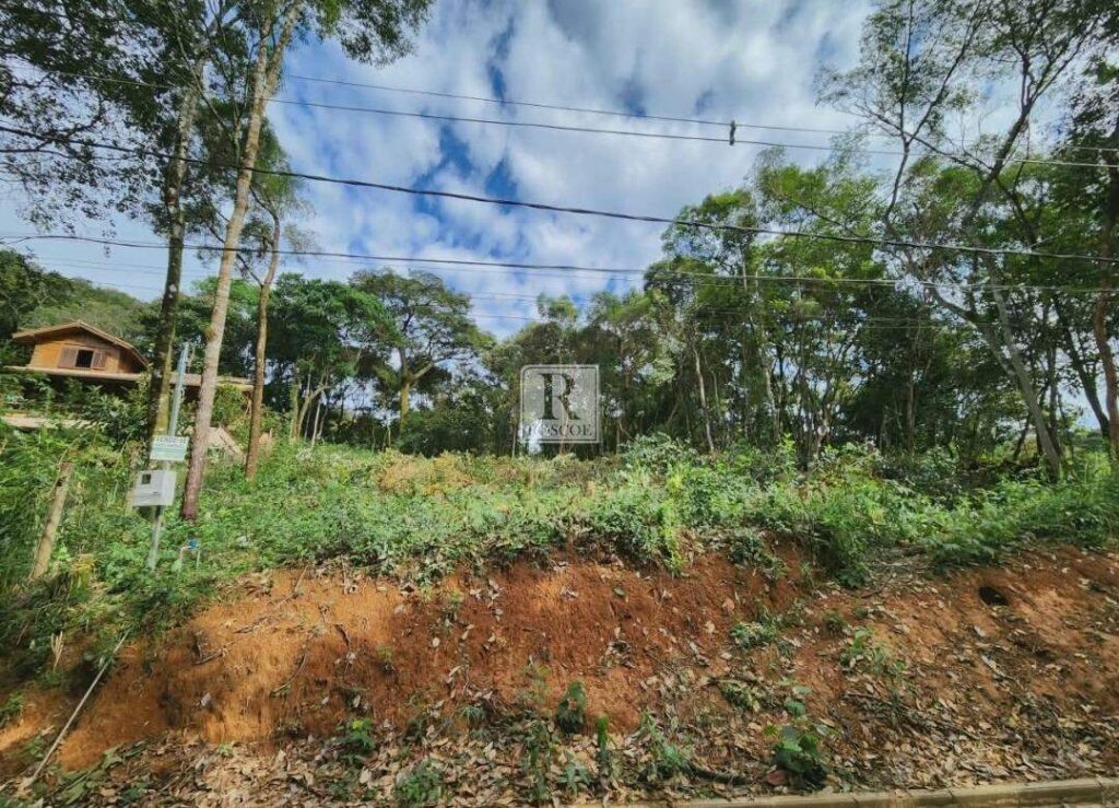 Lote plano no condomínio Pasárgada