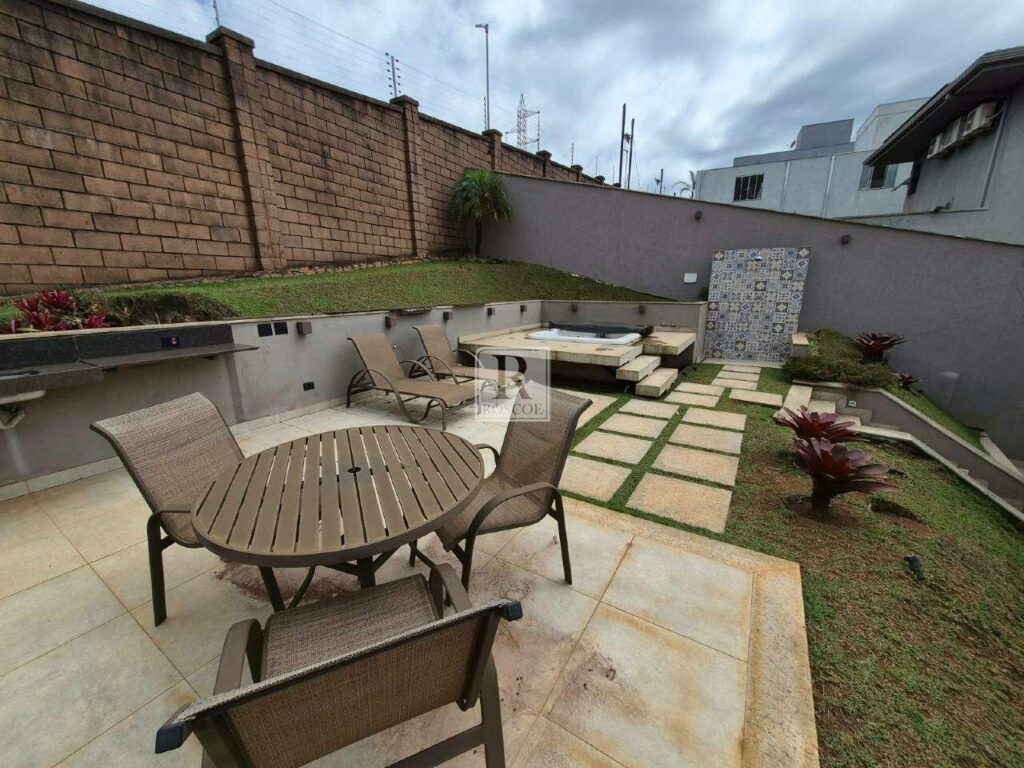 Casa à venda no Alphaville Lagoa dos Ingleses com 390 m2