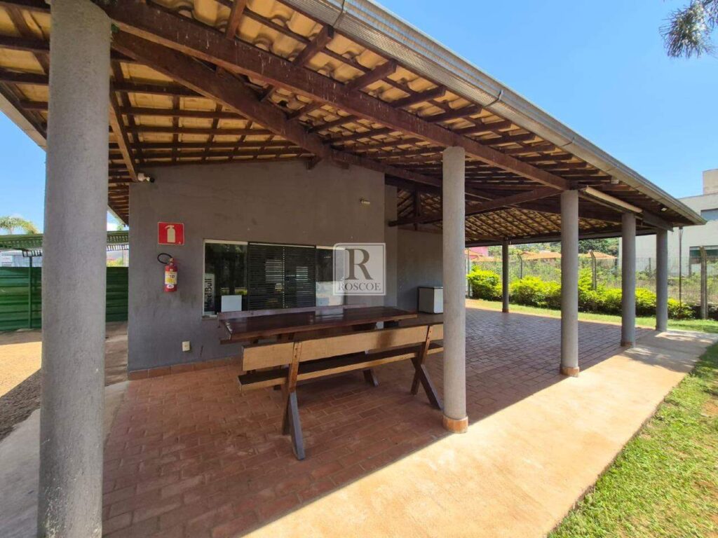 Lote no Condomínio Ville des Lacs com 800 m2